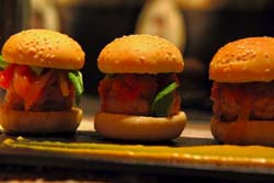 Mini hamburguesas de pollo y foie